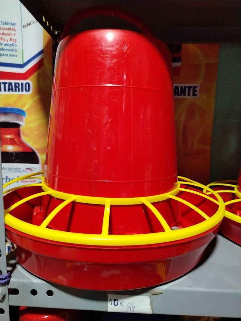 Comedero para pollos